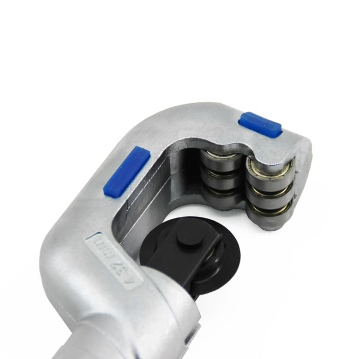 Інструмент для нарізки шлангів (труборіз) Pipe cutter