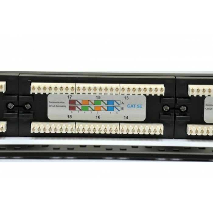 Патч-панель CMS 19" 24хRJ-45 UTP, кат. 5e з організатором кабелю