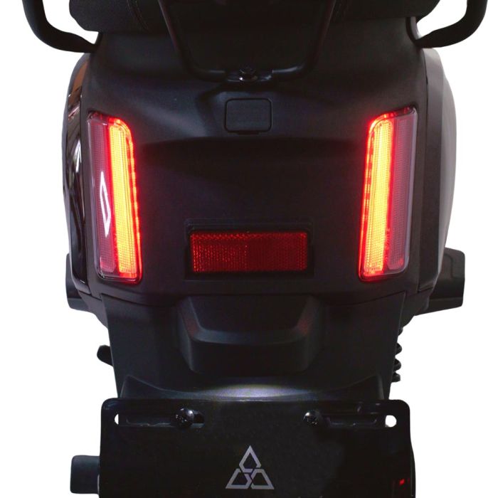 Електроскутер SARKCYBER HC200 CBS Diamond Black