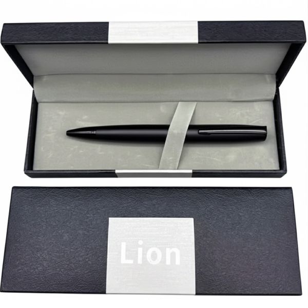 Подарункова ручка в коробці Lion (чорна матова) 382
