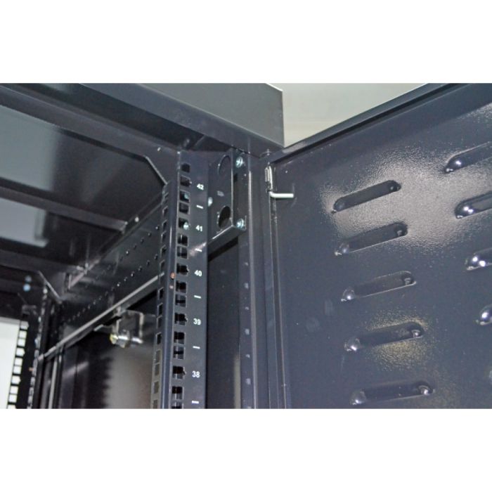 Шафа серверна CMS 42U 610 х 675 UA-MGSE4266MB посилена для мережевого обладнання